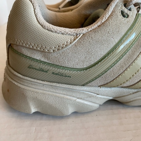 K-Swiss Limited Edition Suede Tennie Shoes Cream Color Size 8.5 - Picture 5 of 14